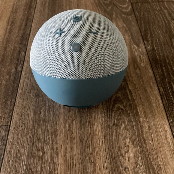 Amazon Echo Dot 4th Gen - Picture 2 of 4